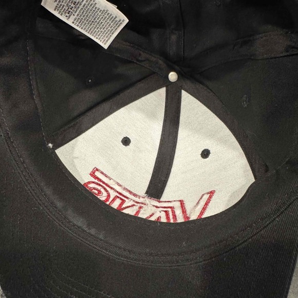 Vans Black/Red Embroidered Snapback Hat Off The Wall Skate Cap Rare out of print - Picture 6 of 10